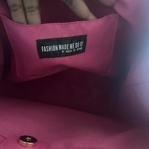 HOUSE OF REHAB  BLACK OWNED Pink FAUX LEATHER PEBBLE MEDIUM tote - Picture 6 of 17